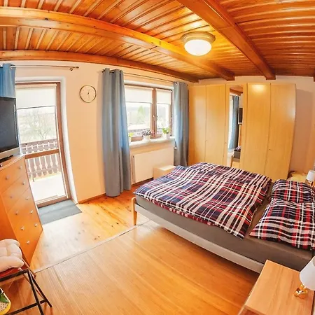 Villa Za Gorami, Za Lasami