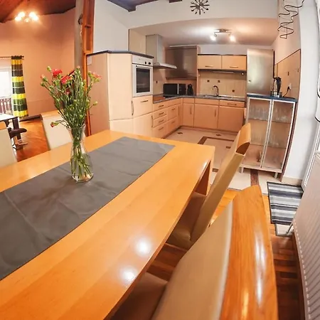 Za Gorami, Za Lasami Mysłakowice