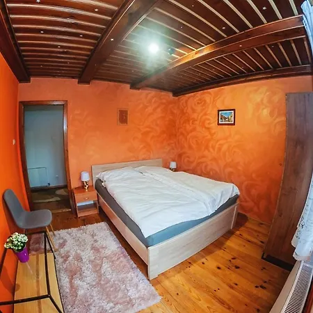 Za Gorami, Za Lasami Villa *