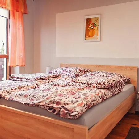 Za Gorami, Za Lasami Mysłakowice