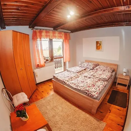 Za Gorami, Za Lasami Villa *