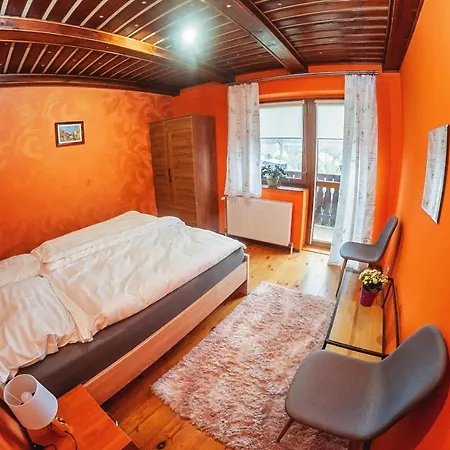 Za Gorami, Za Lasami *