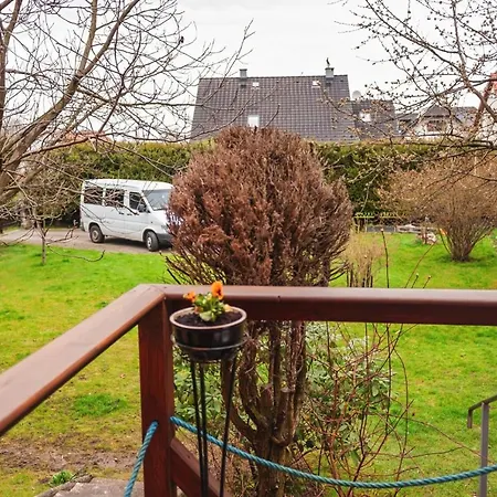 Za Gorami, Za Lasami *