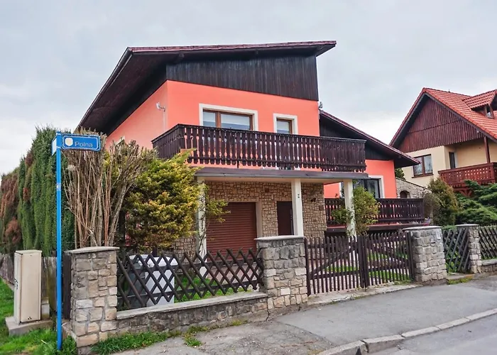 Za Gorami, Za Lasami 빌라