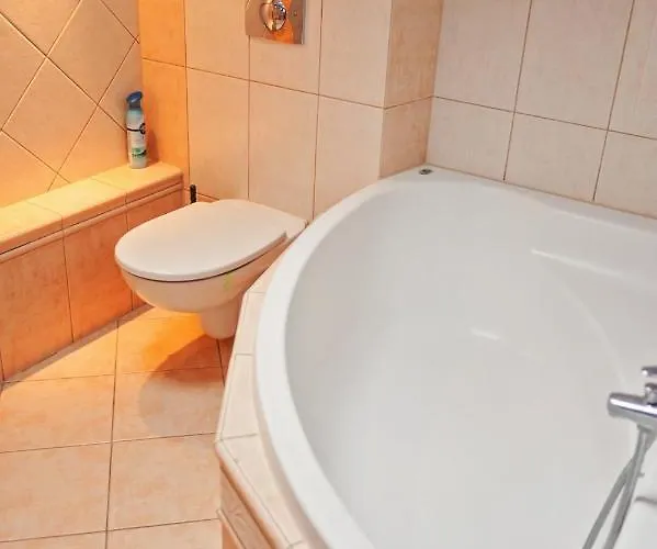 Za Gorami, Za Lasami 빌라 *