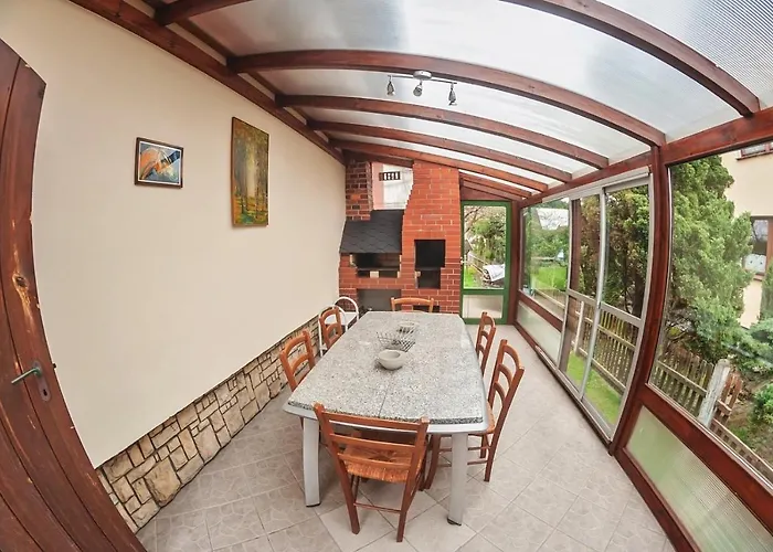 Za Gorami, Za Lasami 마이스타코비체