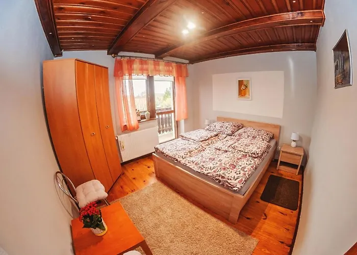 Za Gorami, Za Lasami 빌라 *