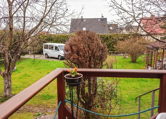 Za Gorami, Za Lasami *